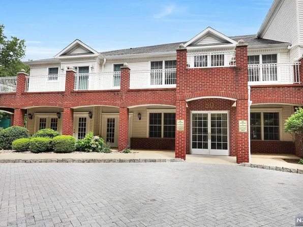 80 Ridgewood Rd APT 209, Township Of Washington, NJ 07676