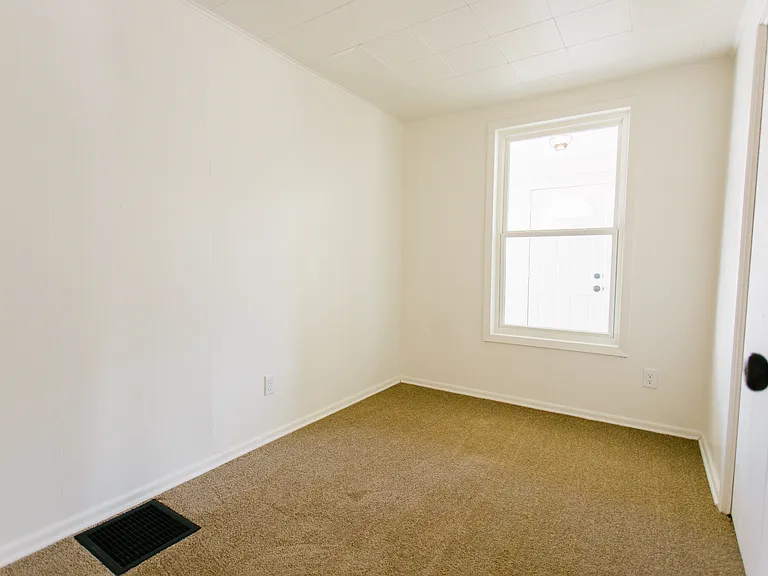 29 9th St NW #1 — Photo 9