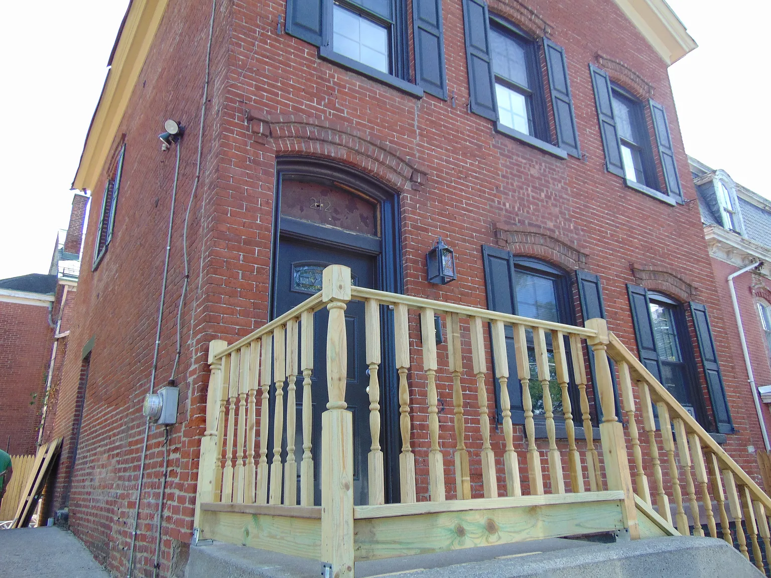 3 bed, 1980 sqft, $2,750 — Photo 1