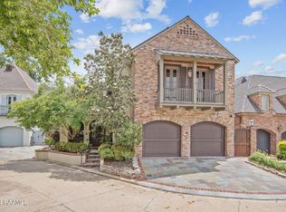 210 Hidden Grove Pl, Lafayette, LA 70503