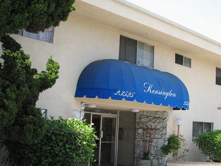 Kensington Apartments — Photo 11