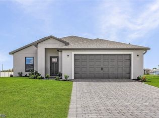 252 Lunette St, Fort Myers, FL 33913