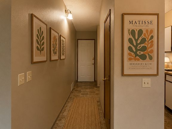 5th image of 310 Pleasant Ave APT 9