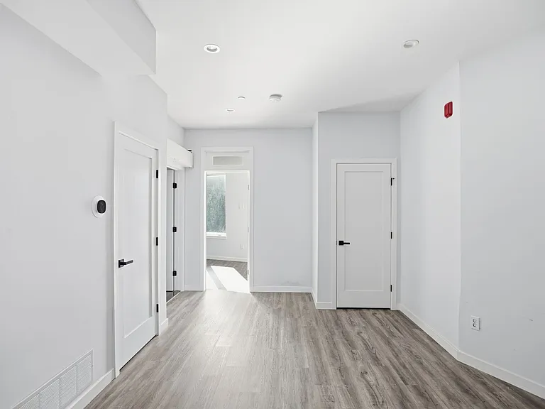2301 Frankford Ave — Photo 24