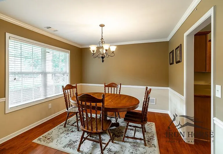 285 Finch Way — Photo 6