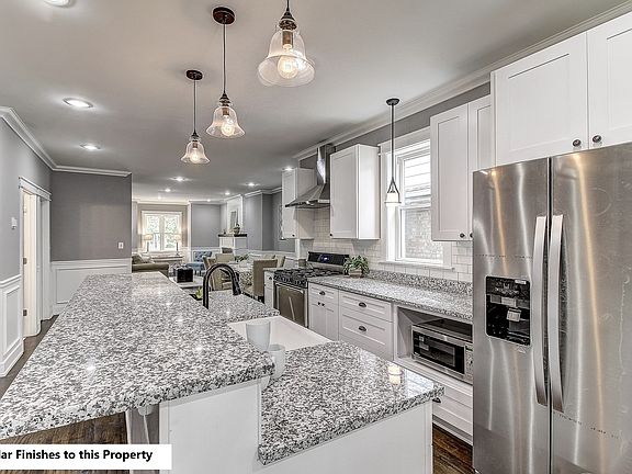 4th image of 2645 N Avers Ave