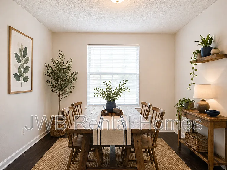 1596 W 30th St — Photo 5