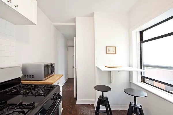 Rented by R New York | media 43