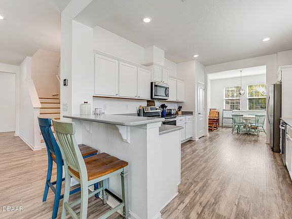 3rd image of 83 Pergola Pl