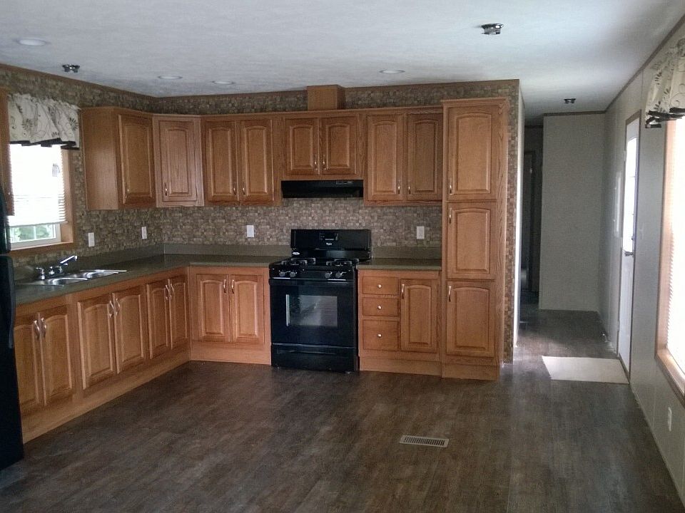 2nd image of 5 E Niles Rd
