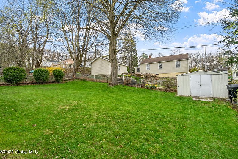 4th image of 18 Ahern Avenue