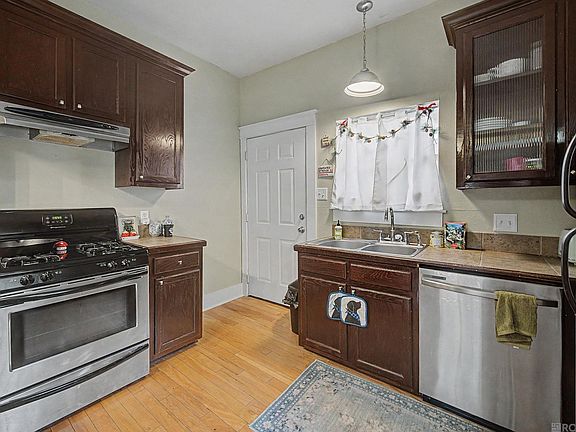 5th image of 632 Saint Joseph St