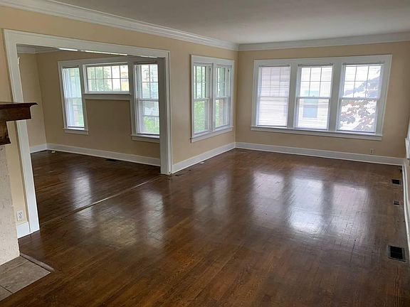 4th image of 1412 W 51st St APT A