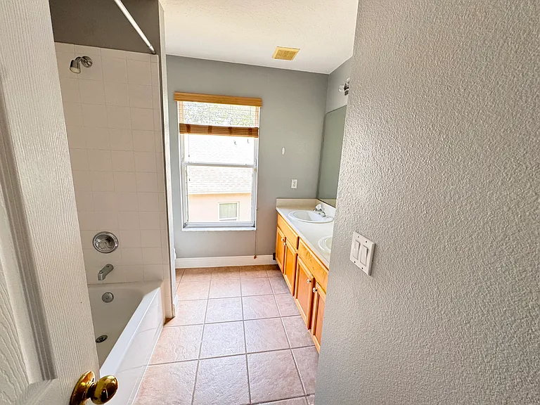 544 Pickfair Ter — Photo 23