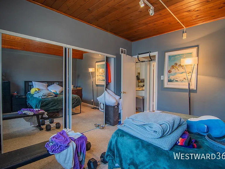 4334 N Clarendon Ave #310 — Photo 7