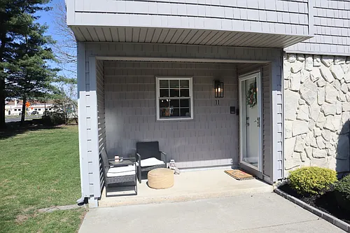 11 Harbor Dr Photo 1