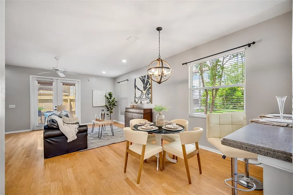 3 bed, 2.5 bath, 1678 sqft, $3,995 — Photo 3