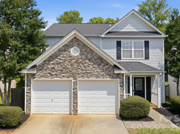 10404 Haddington Dr NW, Charlotte, NC 28269