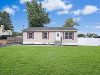 78 Yarnell Street, Brentwood, NY, 11717