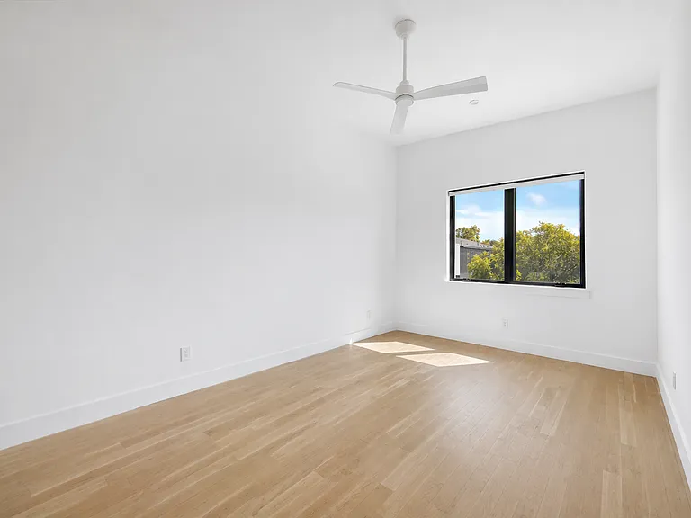 800 S Glasgow Dr — Photo 22
