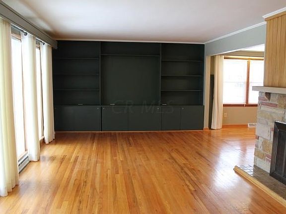 3rd image of 1214 E Chestnut St