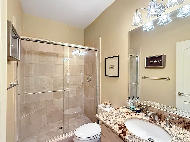 1526 Hillview Dr — Photo 16