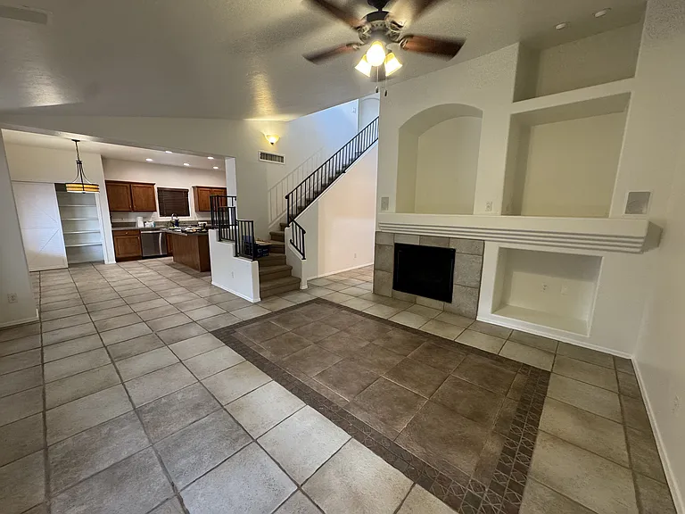 2941 W Calle Lucinda — Photo 7