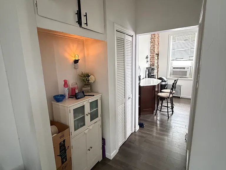 680 Summit Ave #2 — Photo 5