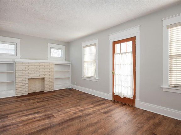 4th image of 262 Sterling Ave Floor 2