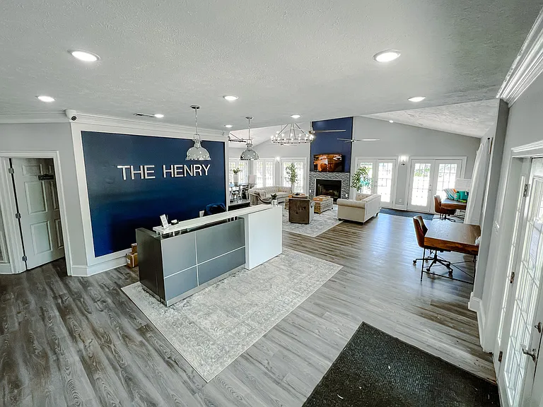 The Henry — Photo 34