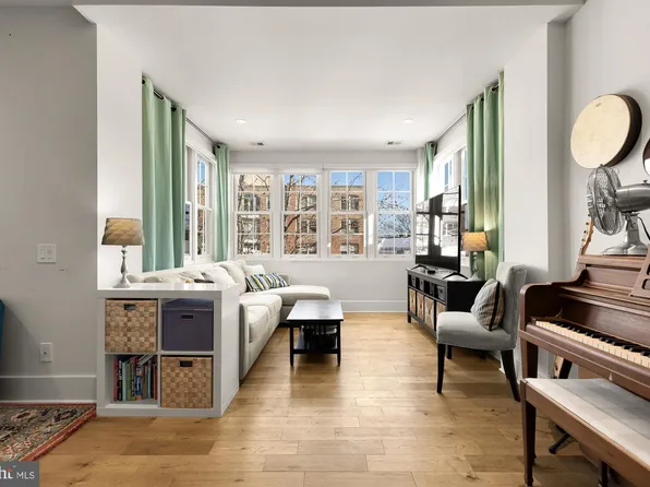 2926 Porter St NW #306, Washington, DC 20008