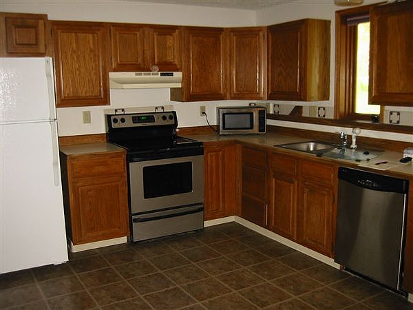 Apt 2 kitchen