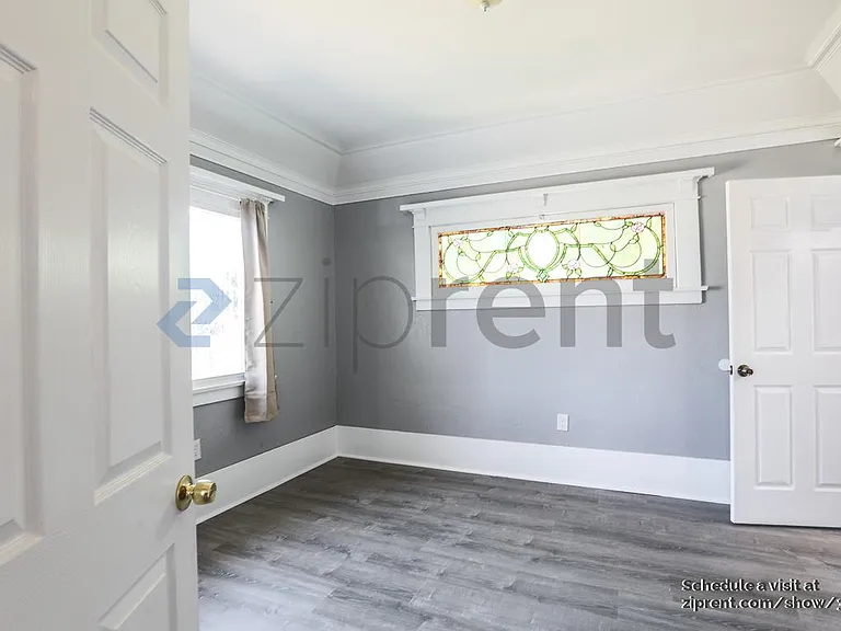 5001 S Budlong Ave — Photo 18