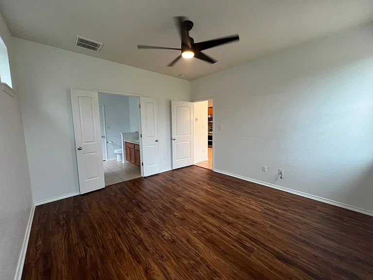1101 Salem Park Ct — Photo 8