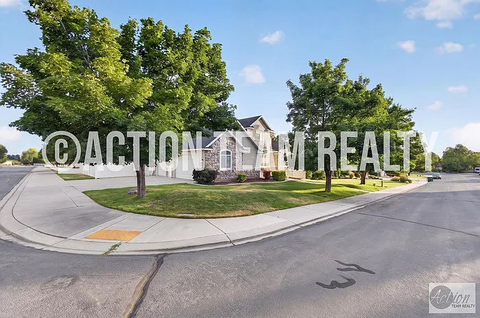4511 W Windsor Cir — Photo 2