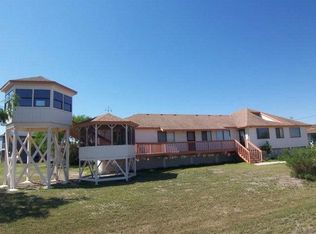 108 Lakeshore Dr, Rockport, TX 78382