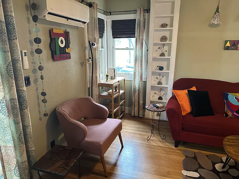 1313 Marion St NE — Photo 7