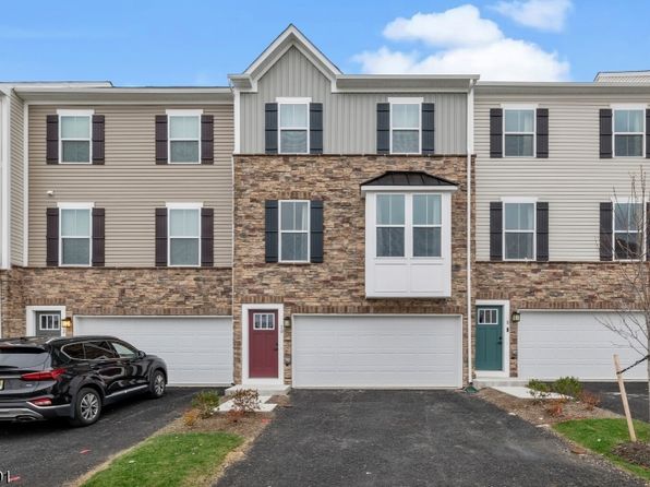 21 Clausen Ct, Budd Lake, NJ 07828
