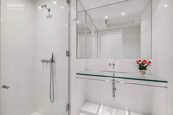Sold by Sotheby's International Realty | media 9