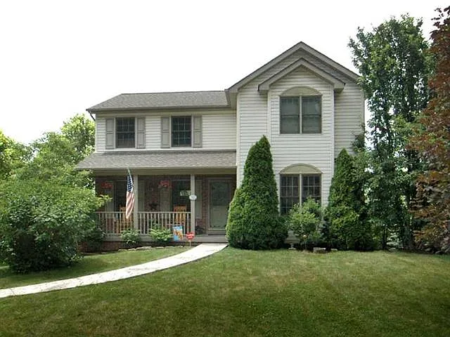 348 Dogwood Dr photo 1