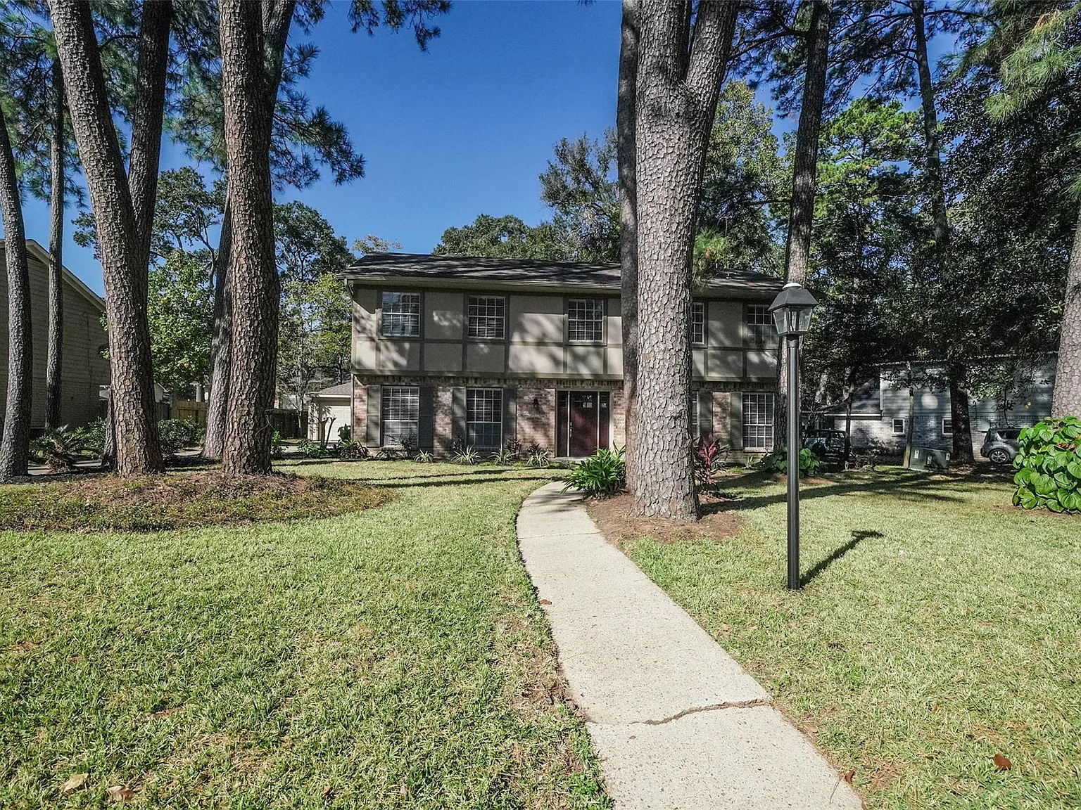 4 bed, 2.5 bath, 2601 sqft, $2,500 — Photo 4