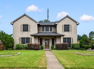 2313 Champion Dr, Pearland, TX 77581