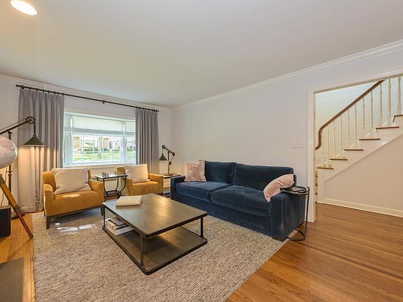 3rd image of 47 Laurel Ln
