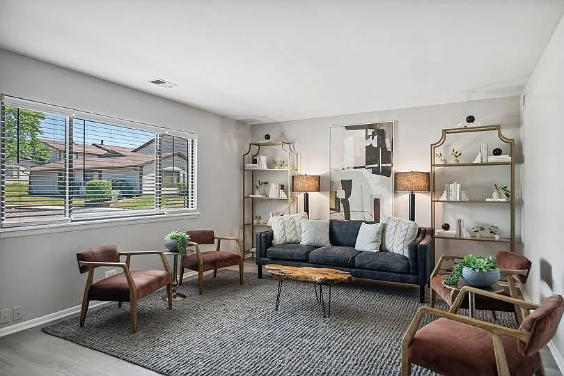 Arrive Oak Brook Heights — Photo 2
