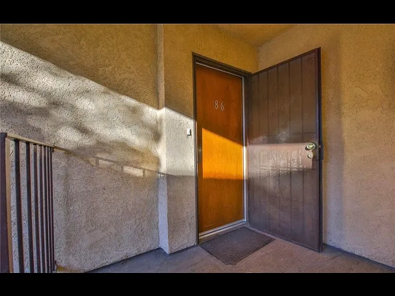515 W Gardena Blvd #86 — Photo 2