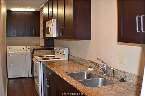 1012 Autumn Cir #A Photo 1