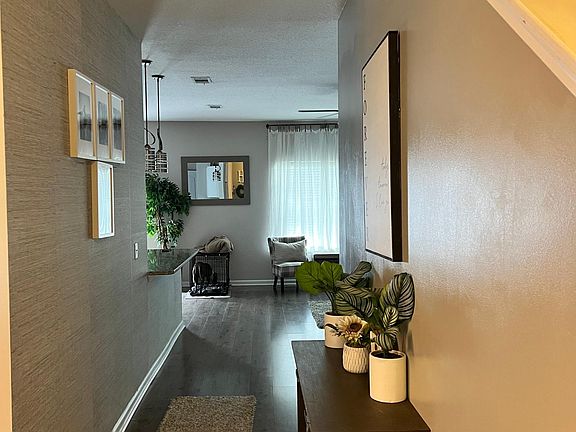 4th image of 112 Red Rock Ct NE