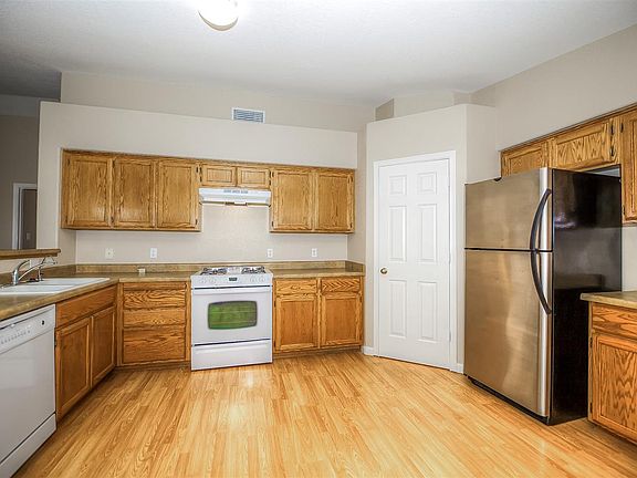 5th image of 2611 S Betsy Ave