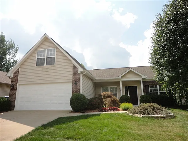 3 bed, 2.0 bath, 1696 sqft, $2,250 — Photo 1