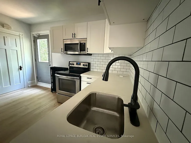28 Eastbourne Ave #2 — Photo 10